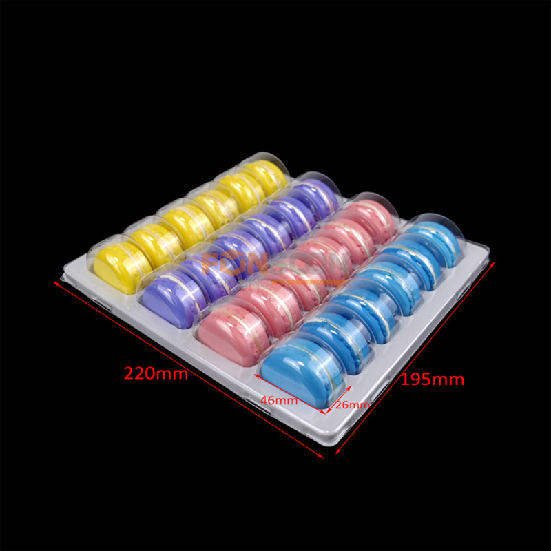 Plaquette blister blanche de 24 macarons avec couvercle transparent