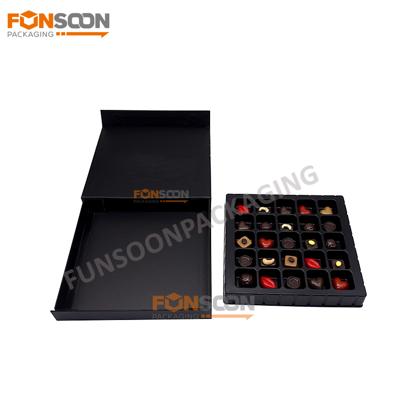 24 chocolates magnetic gift box with insert