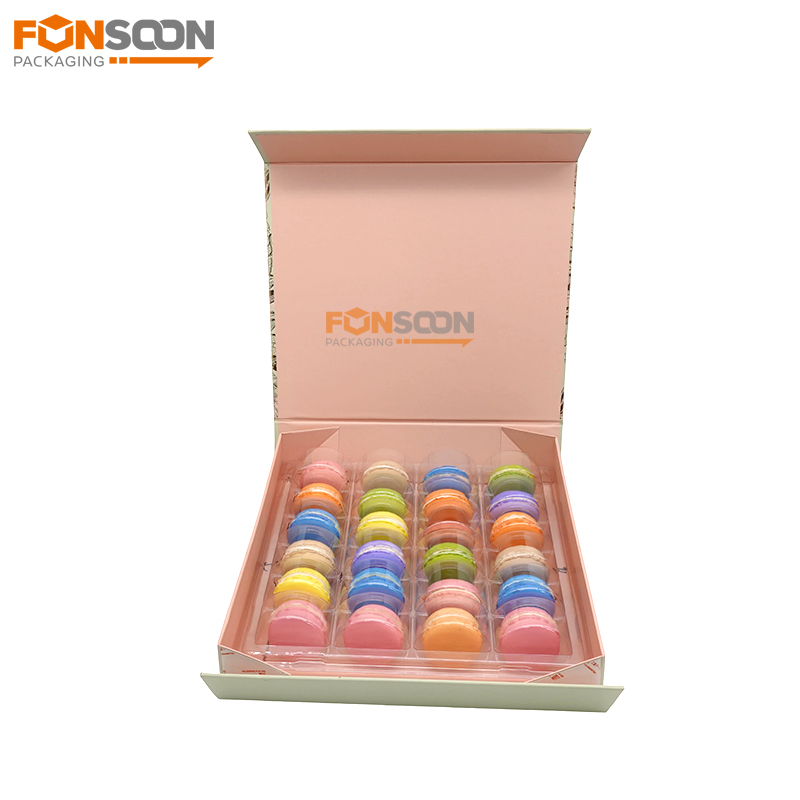 24 macarons Cardboard magnet gift box