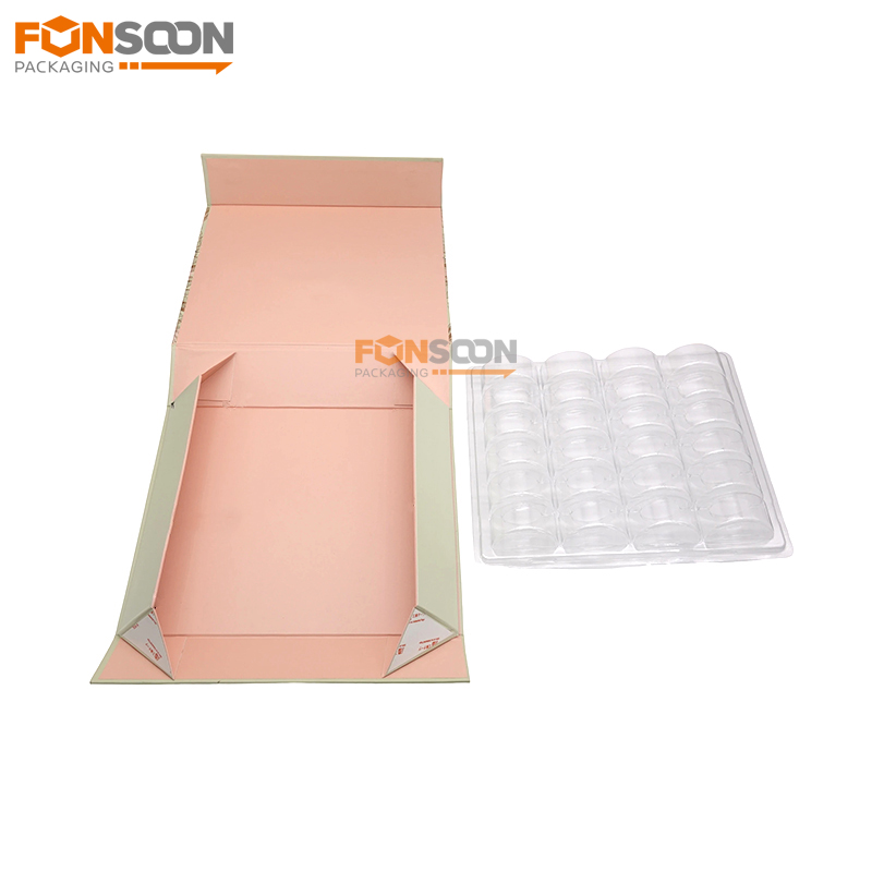 24 macarons Cardboard magnet gift box